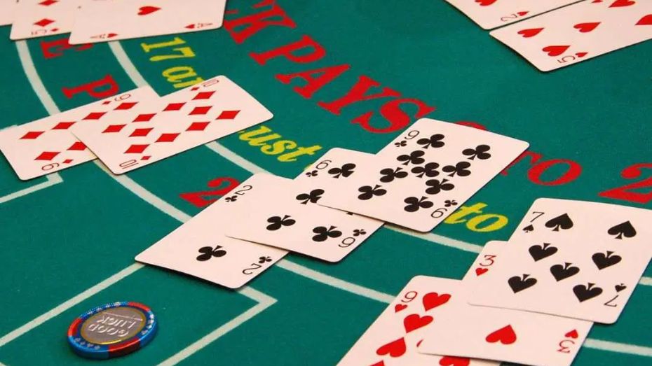 The Advantages and Disadvantages of Blackjack Card Counting